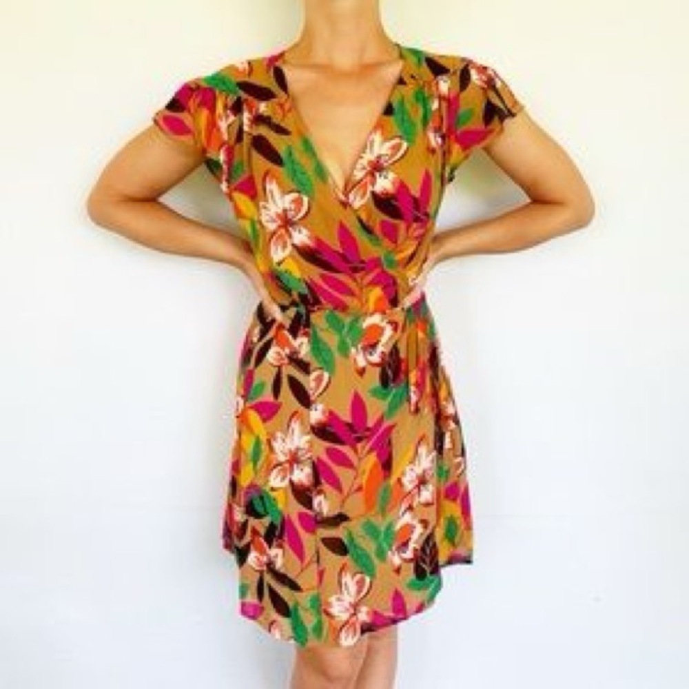 Eva Mendes New York and company Floral Wrap Dress Medium